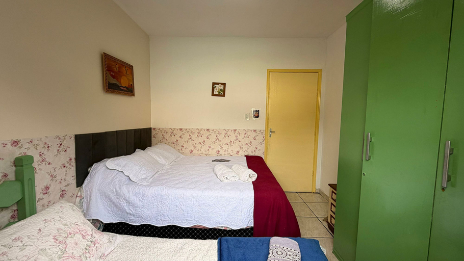 Room 3, Casa Pet Friendly c 3 Quartos e Garagem no Jardim, Poços de Caldas