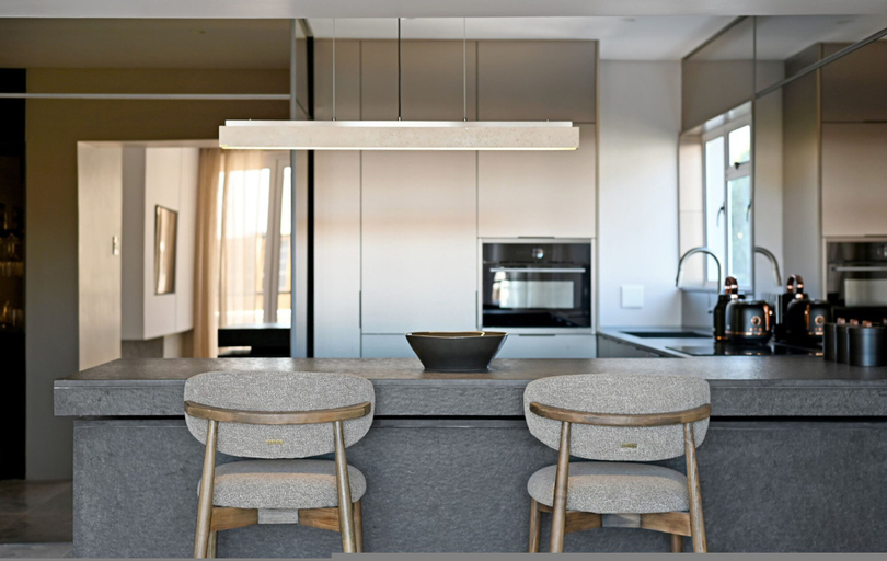 Room 3, Elegant One Bed Sea Point Mountain Views, City of Cape Town