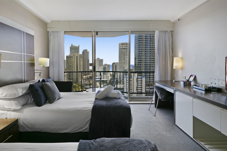 Room 3, Ocean View 2-bed Studio In the Heart of Surfers, Gold Coast