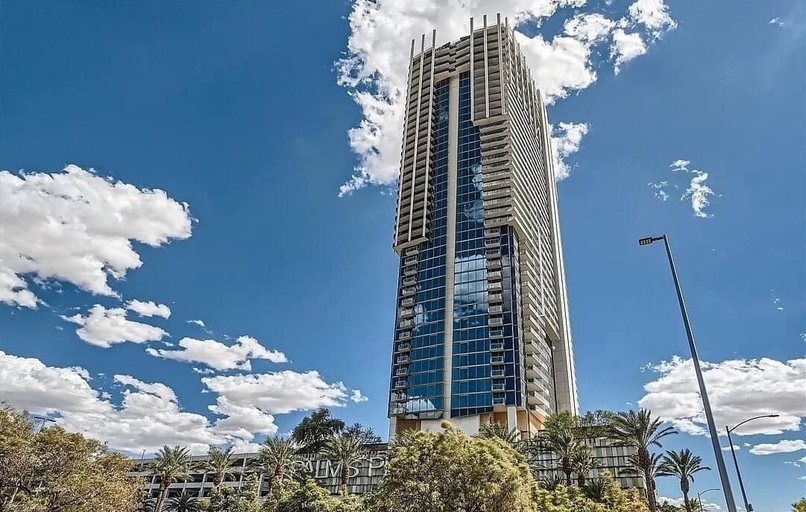 Interior 4, Beautiful Studio, Stunning Views Balcony Access, Clark