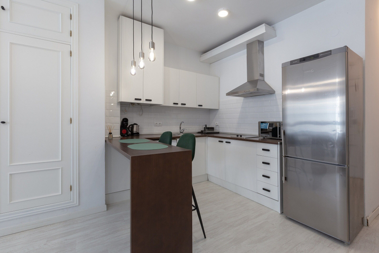Private kitchen 4, Jinetes Holidays - Apartment In Malaga. Free Wifi, Málaga