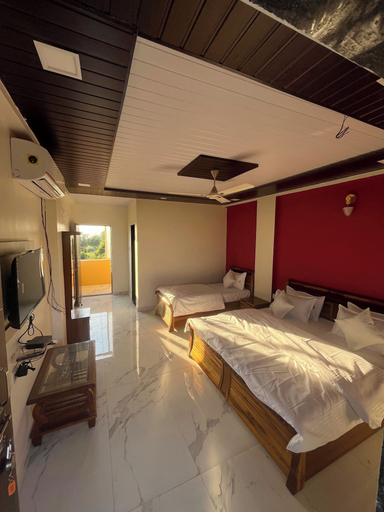 Bedroom 5, Hotel Kadam Palace, Satara