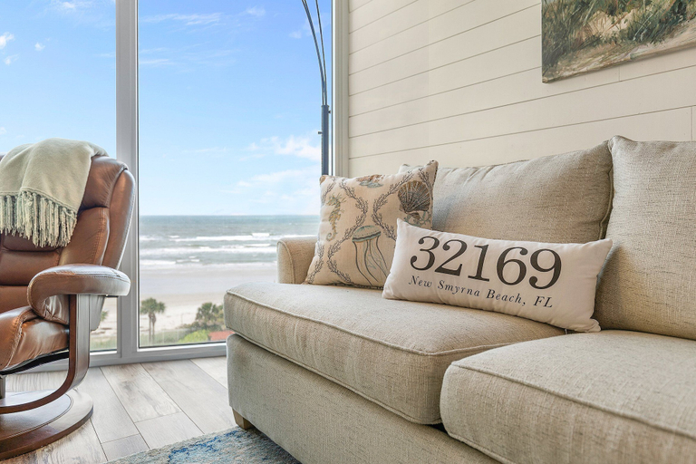 Interior 4, Golden Arms 602, Volusia