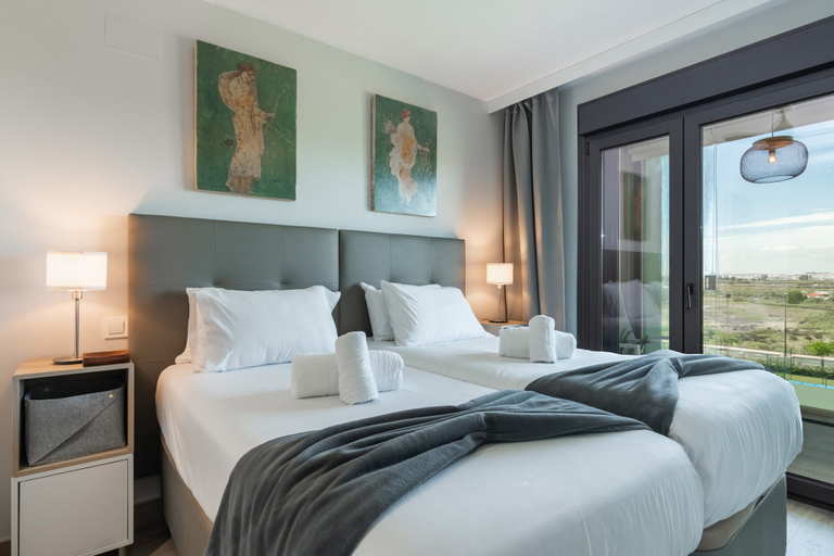 Room 5, Apartment With Resort Amenities, Huelva