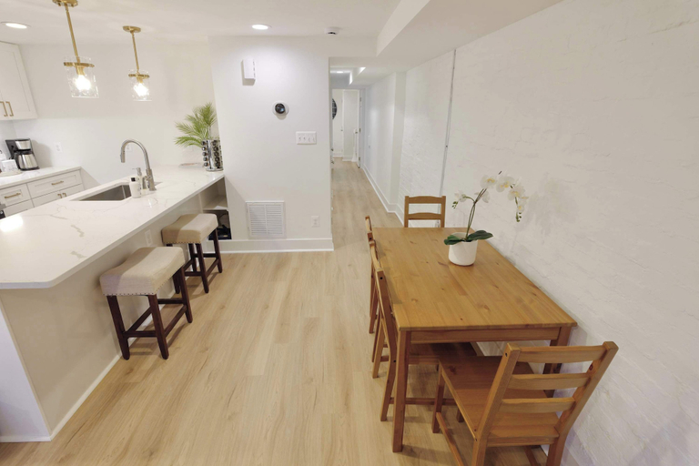 Interior 4, Parkside Living - Steps From Lincoln and Stanton Park!, Washington D.C.