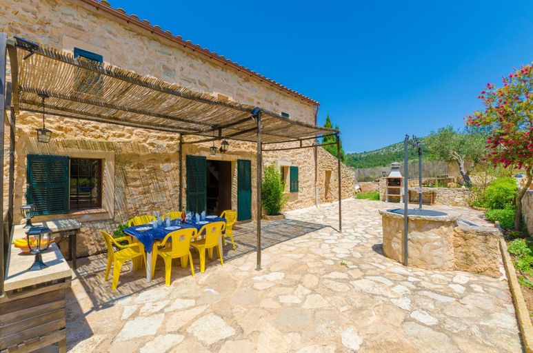 Outdoor dining 5, La Cigarra Can Carrasco, Baleares