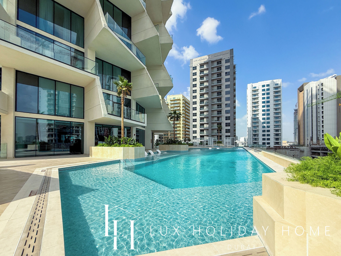 Outdoor pool 4, LUX The Phantom Sky Pool Suite, Dubai