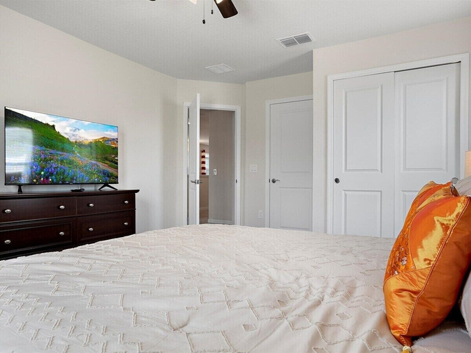 Interior 2, 3835la · Brand New 7BR in Windsor Island, Polk