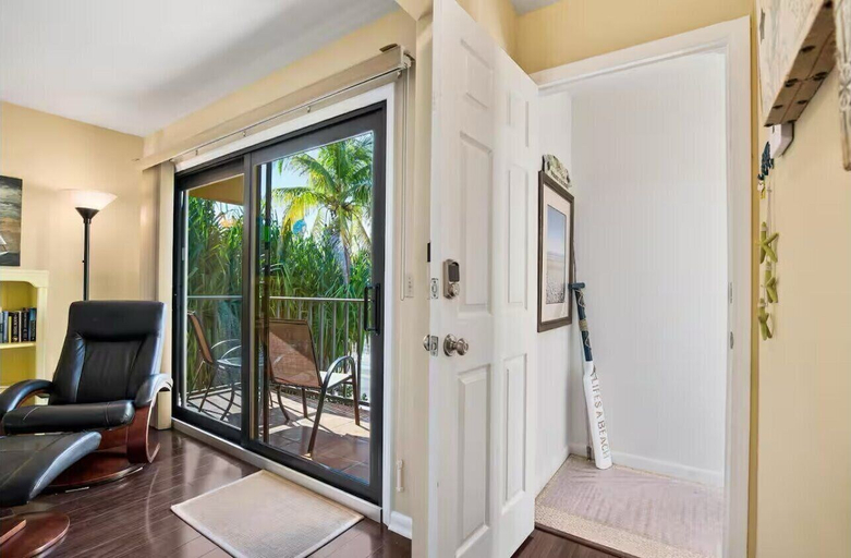 Room 4, Casa Bella D in Fort Myers Beach, Lee