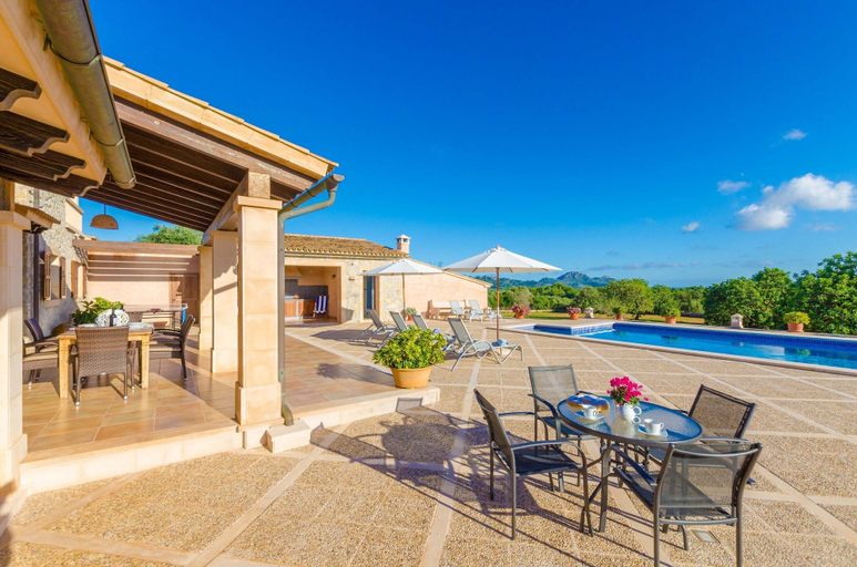 Outdoor dining 4, Na Maians - Villa With Private Pool In Capdepera, Baleares