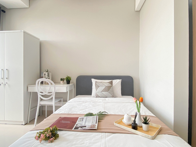 Room 3, Cozy Warm Tone Studio At Monroe Tower Apartment, Cikarang