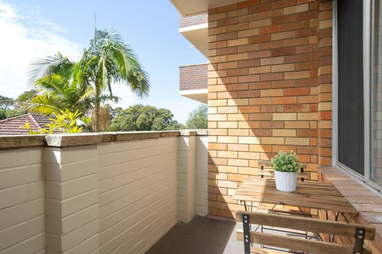 Balcony, Sunny Apartment in Quiet and Green Neighbourhood, Sydney