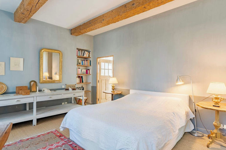 Room 5, Elegant Bastide Near Aix With Pool, Bouches-du-Rhône