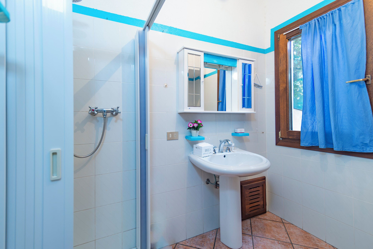 Bathroom 2, Piazzetta La Casa Sul Molo, Olbia-Tempio
