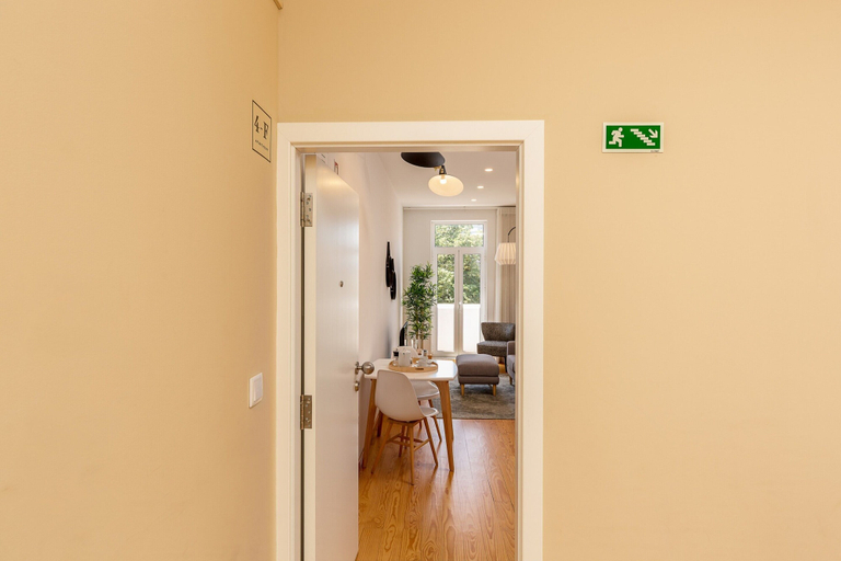 Living room 4, Stylish City-center Retreat, Porto