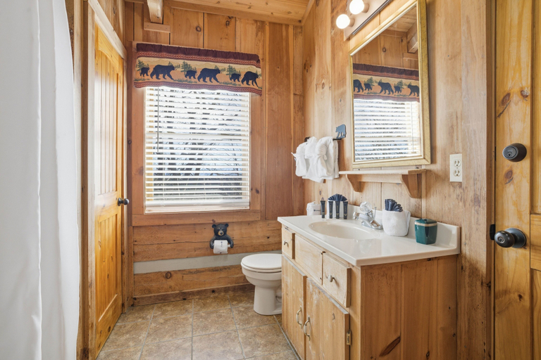 Bathroom 4, Somewhere In Time 2 Bedroom Cabin, Jefferson