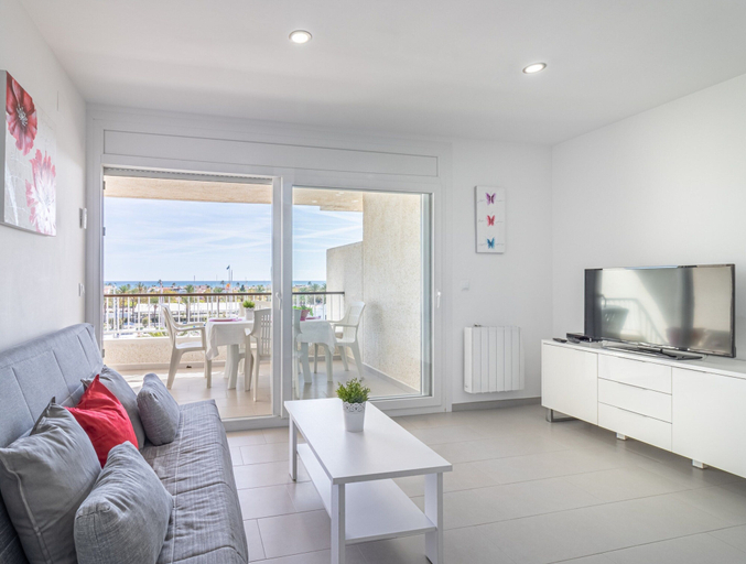 Living room 2, Beachfront Apartment in Empuriabrava with Sea Views, Girona