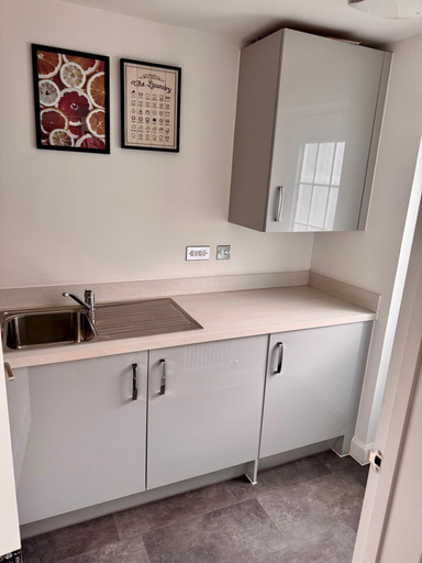 Room 3, Luxurious Majestic 4 Bedroom- Free Parking, Kent