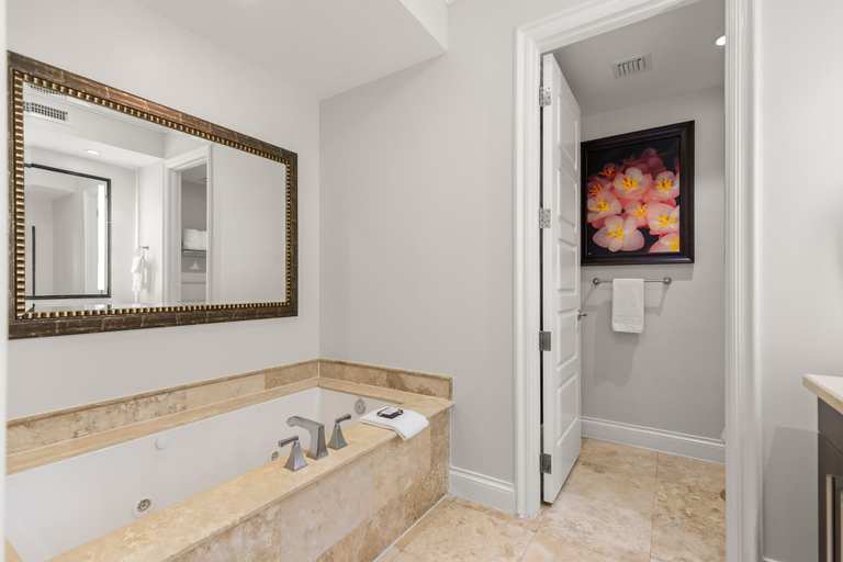 Bathroom 3, Island View 1BR Residence With Balcony, Monroe