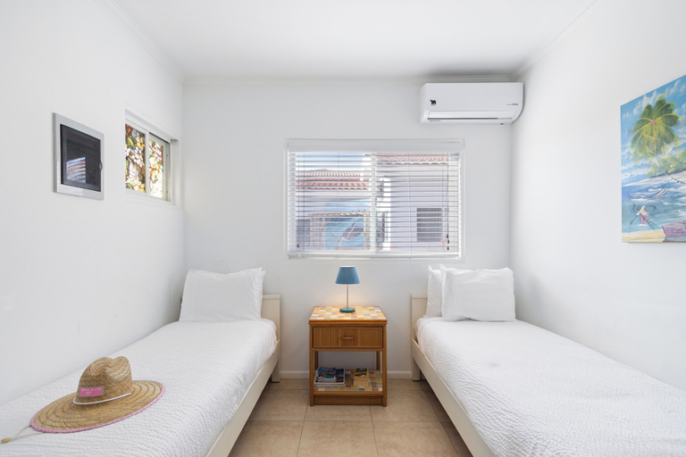 Bedroom 3, Little Paradise #6 - Trupial