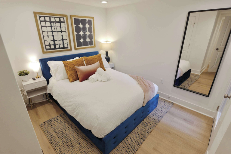 Interior 3, Parkside Living - Steps From Lincoln and Stanton Park!, Washington D.C.