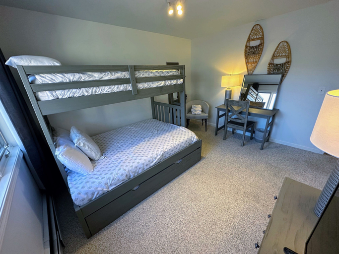 Interior 2, Fv26 Renovated Golf Course Townhouse, Coos
