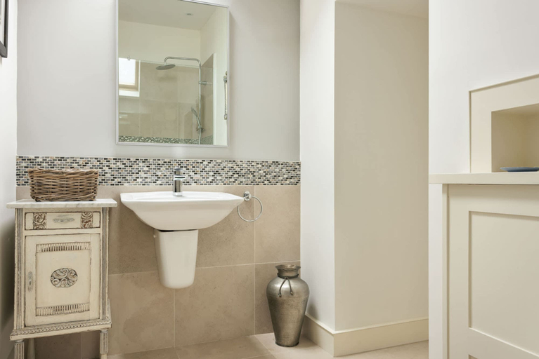 Room 5, Glen Bank in Brampton, Cumbria