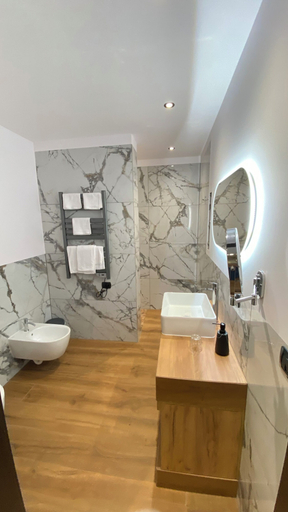 Bathroom, Hotel Almhof, Bolzano
