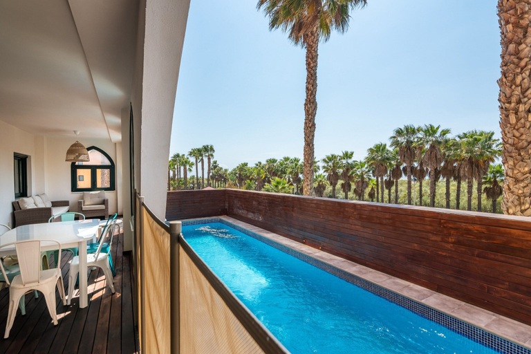 Pool 5, Beachfront Apartment With Terrace, Huelva
