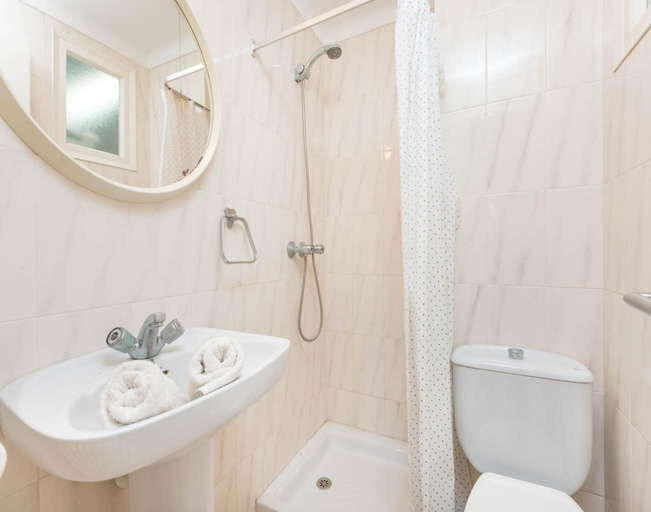 Bathroom 3, Apartment in Spain Near Beaches & City Center, Girona