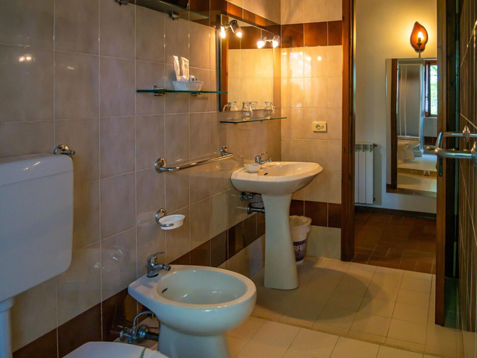 Bathroom 4, Farmhouse in Tuscany With Pool & Scenic Views, Florence
