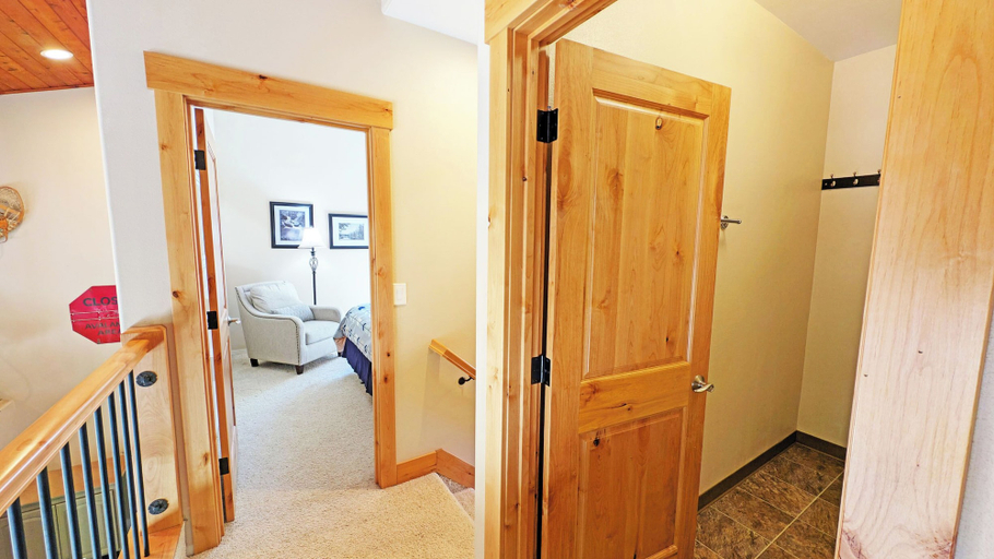 Interior 2, Aspen Place River Access & Ping Pong, Deschutes
