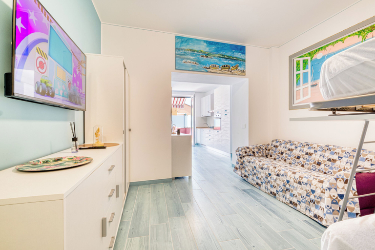 Living area 2, Merlo D - town center & private parking, Savona