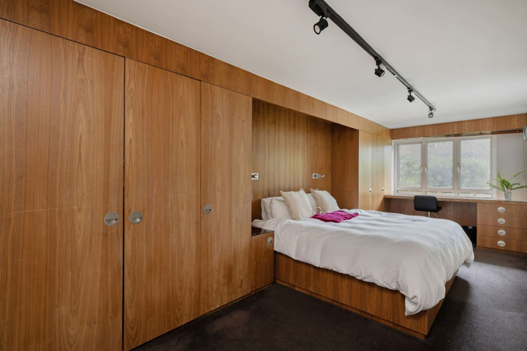 Room 4, Deluxe Apt 24 7 Security Private Terrace, London
