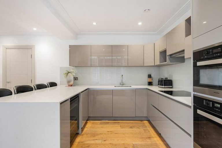 Others 5, Luxury Mayfair Flat on Park Lane Hyde Park Views, London