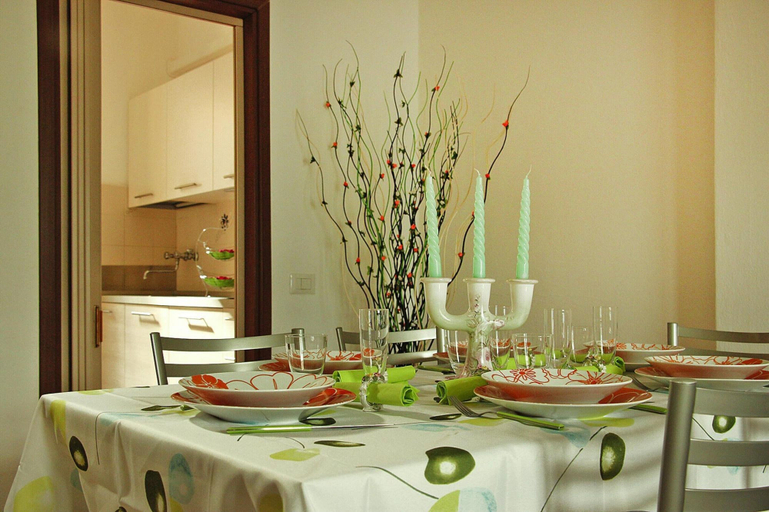 Dining 5, Apartment by Lake Como with Stunning Views, Como