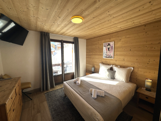 Bedroom 3, Logis Hotel Le Cairn, Isère