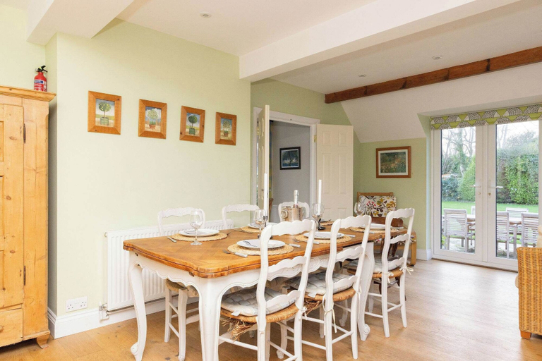 Room 4, Spacious Coastal Family Home Sleeps 8, West Sussex