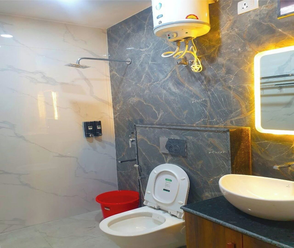 Bathroom 4, Hotel Savaya, Garhwal