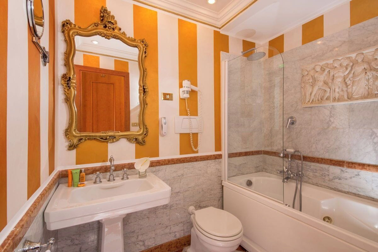Bathroom 5, The Inn at the Spanish Steps Prestige Collection - The Pearl, Roma