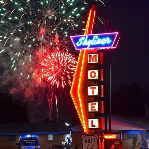 Exterior & Views 4, Skyliner Motel, Lincoln