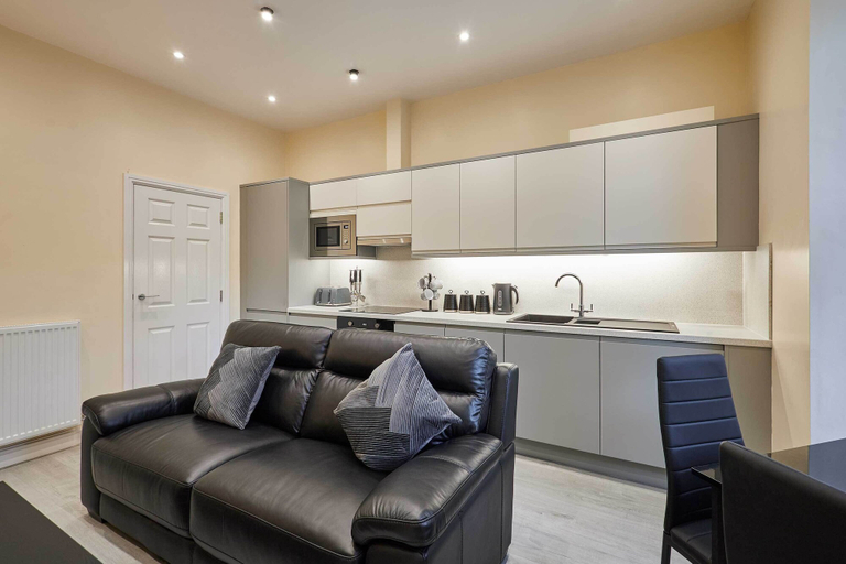 Room 5, Host Stay Ross View Ground Floor Apartment, North Yorkshire