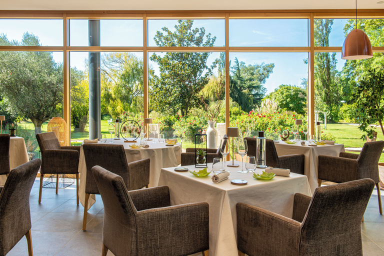 Food & Drinks 5, Chateau De Massillan, Vaucluse