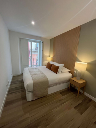 Room 3, w Impressive 3BR w Sunny Terrace in Chueca, Madrid