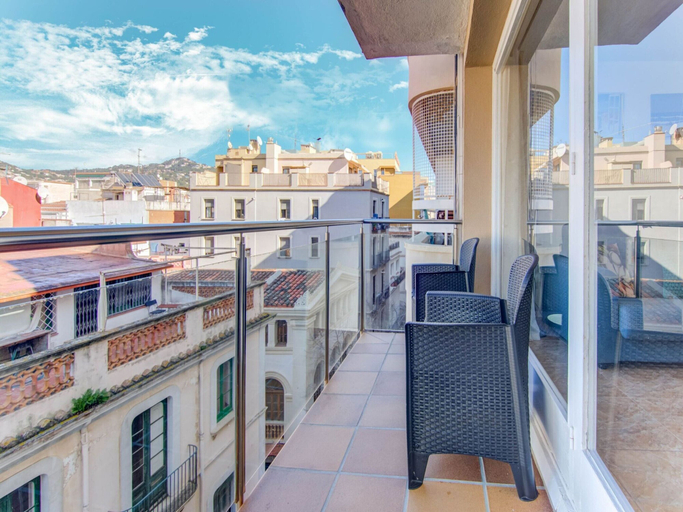 Property amenity, Elegant Apartment With Terrace, Girona