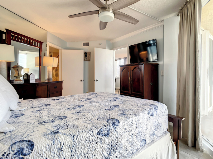 Interior 2, Oceania Beach Club 606, Volusia