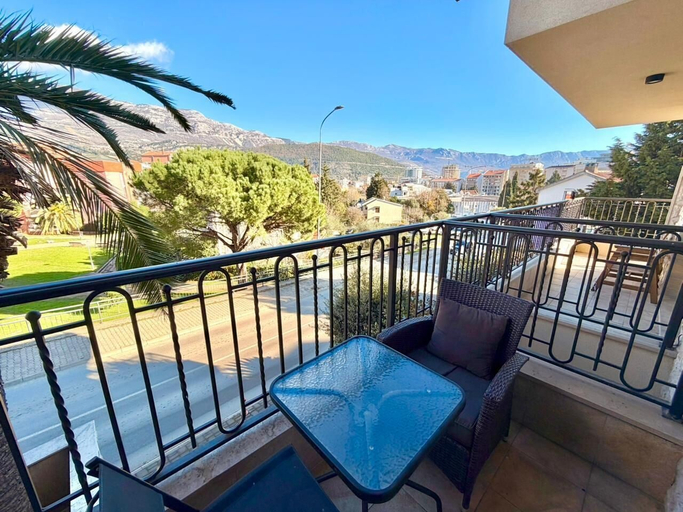Terrace/patio 2, LV Central Apartment-Free Parking