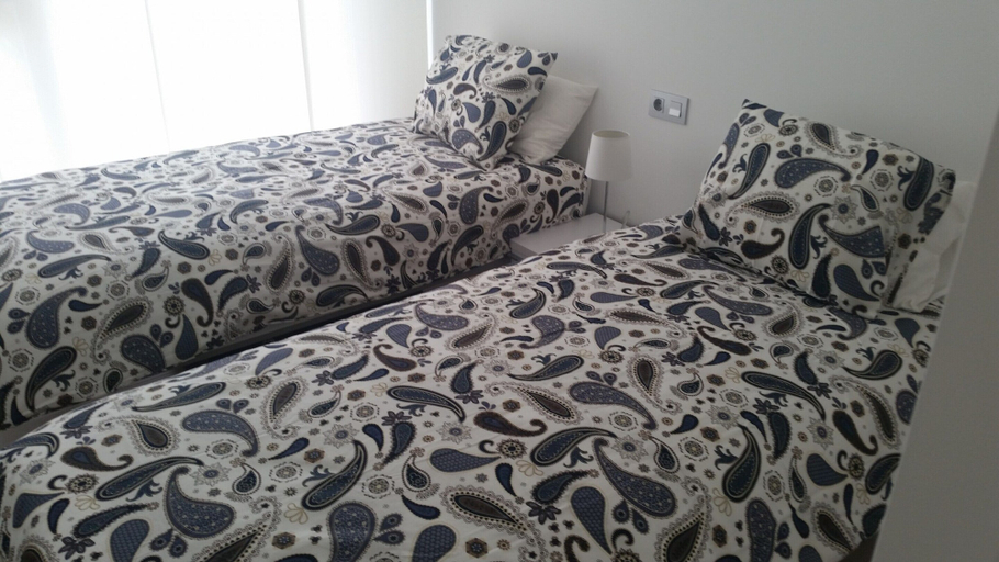 Room 4, 3-bedroom Flat in Alicante, Alicante