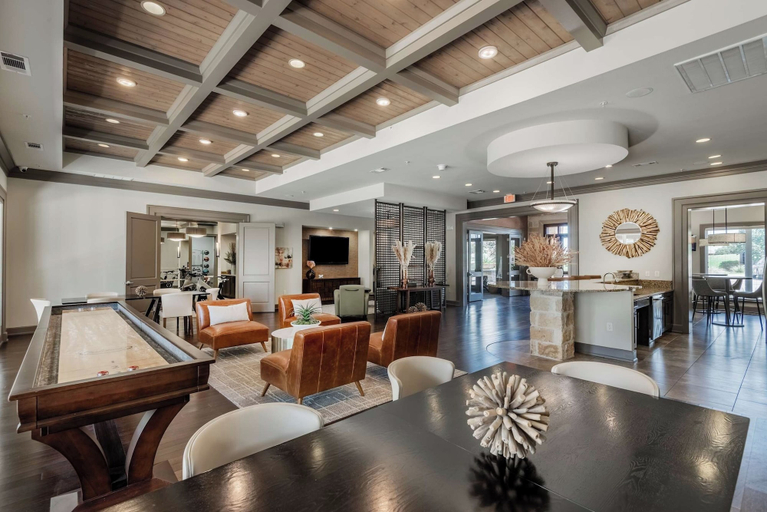 Food & Drinks, Westpointe Drive Apartments by Landing, Comal