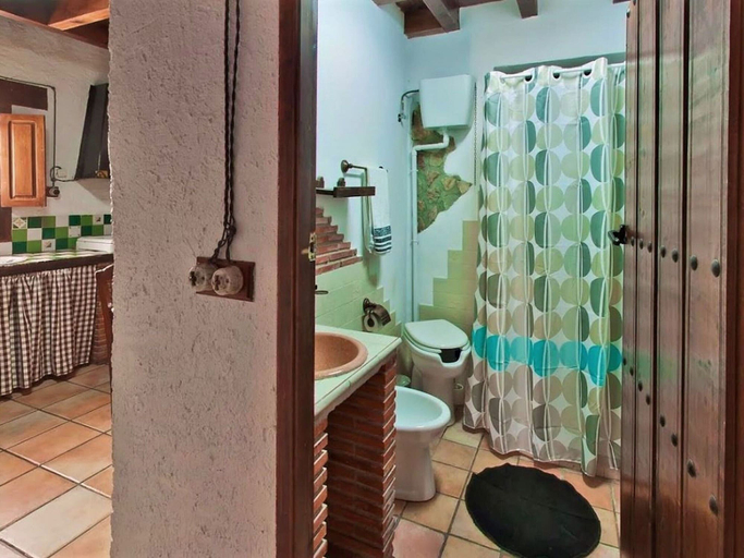 Bathroom 3, Country House near Sierras Subbeticas Park, Granada